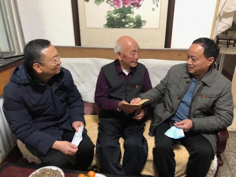 弘義集團(tuán)開展春節(jié)前走訪慰問生活困難黨員、老黨員、老干部活動(dòng)